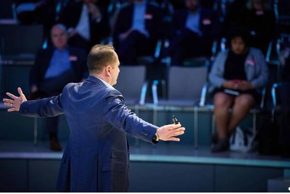 Peter Hacker | Passionate, Internationally Expert for Cyber Crime & Digital Change