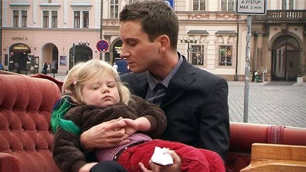 Poláček z Magazínu DNES napsal vánoční hit. Chci být milionářem, říká