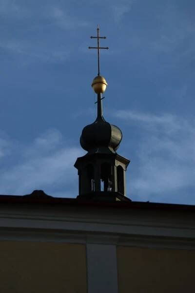 Nahý Pozorovatel i pěchotní sruby aneb Novoroční Králíky a klášter Hedeč