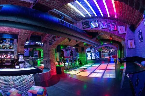 Cafe 80's Disco Club