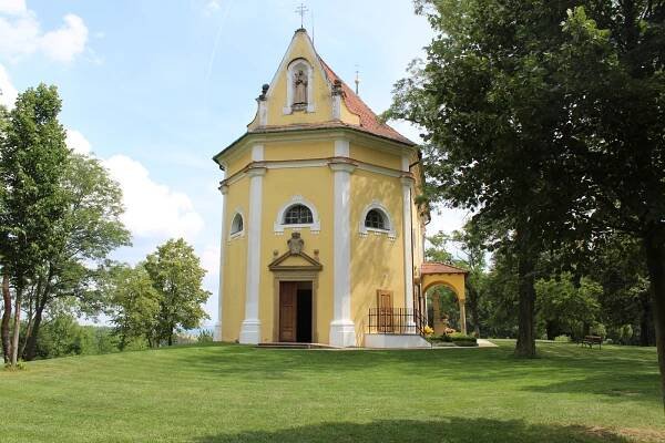 Voda došla i na poutním Antonínku. Shánějí peníze na vrtanou studnu
