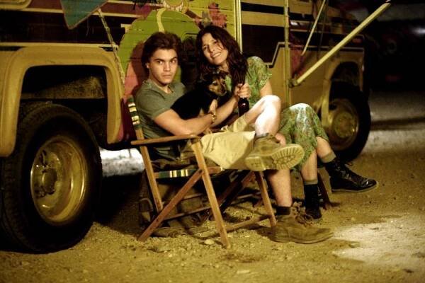 INTO THE WILD, from left: Emile Hirsch, Catherine Keener, 2007. ©Paramount