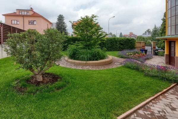 Realizace zahrady praha 4 (Praha) • Návrhy a realizace zahrad • NejŘemeslníci.cz