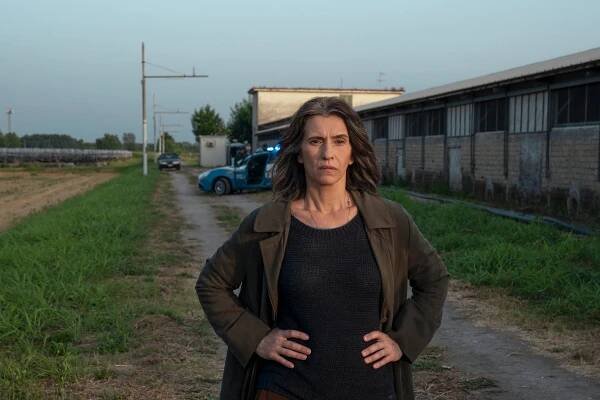 Teresa Saponangelo - Sara: Žena ve stínu - Epizoda 2 - Z filmu