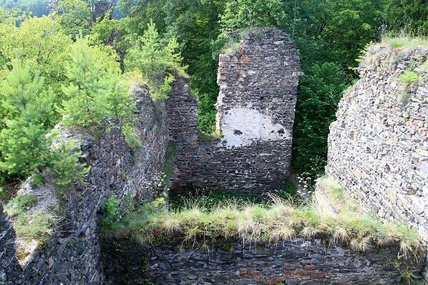 Soubor:Hrad Zbořený Kostelec (5).jpg
