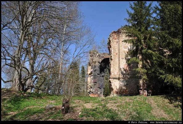 Kočov – kostel sv. Jana Křtitele – fotografie / hrady-zriceniny.cz