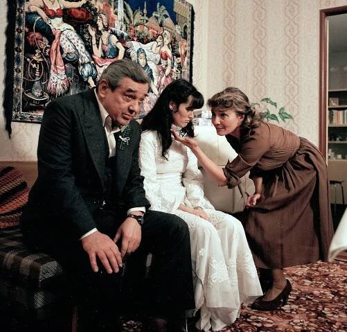 Bakaláři - Štěstí - Z filmu - Josef Vinklář, Markéta Fišerová, Zuzana Fišárková