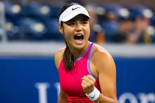 Emma Raducanu of Great Britain in action against Sofia Kenin of the United States in the first round on Day 2 of the US Open at USTA Billie Jean King National Tennis Center
