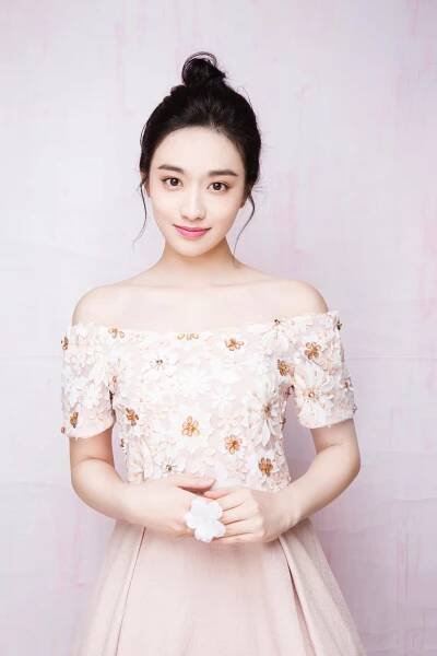 孙雪宁 <br/>SUN XUENING