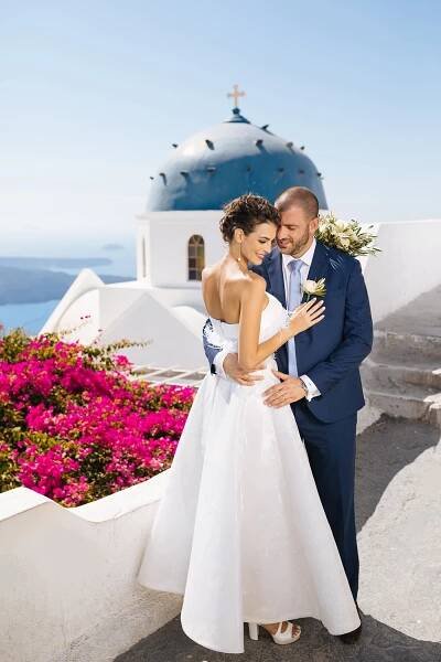 Santorini wedding photographer: Why to choose Santorini island for your wedding | Santorini Wedding Photographer