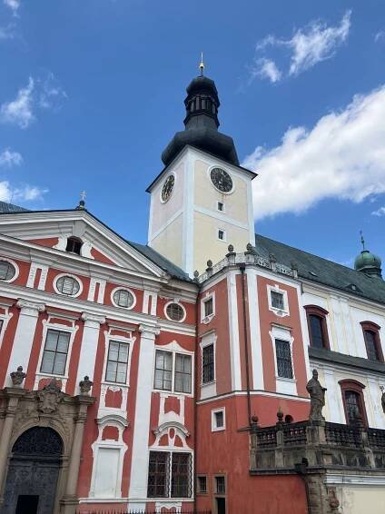 Benediktinský klášter - Broumov - Sakrální architektura - Monumentální - kostely, kláštery - Královéhradecký kraj - Broumov