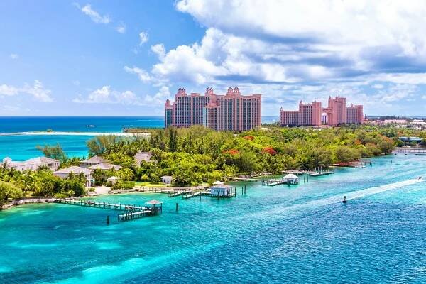 Paradise Island, Nassau, Bahamas (Photo: Pola Damonte/Shutterstock)