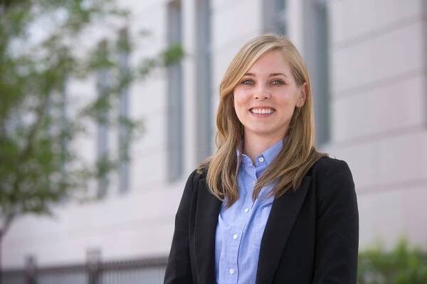 Laura Davis Promoted to Senior Project Manager