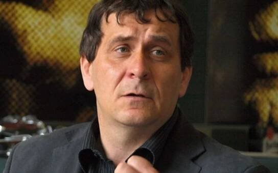 Působí jako nenápadný vzorňák, samý klad a ctnost… Přesto nechtěl slavný otec Terezy Kostkové ženicha Petra Kracika do rodiny. Víme, proč | Krajské listy.cz