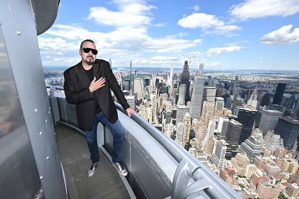 Pepe Aguilar on the 103rd Floor