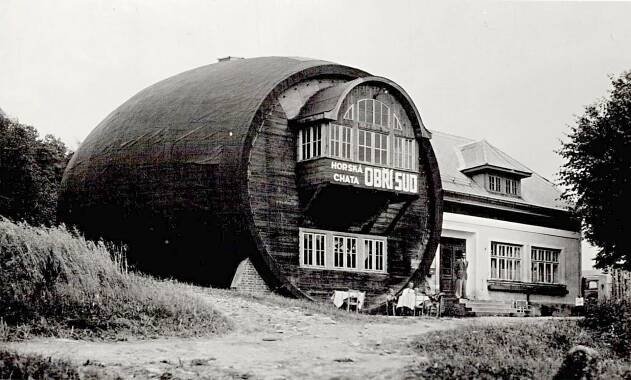 Obří sud - Lázně Libverda 1946 (archiv J.Peterka)