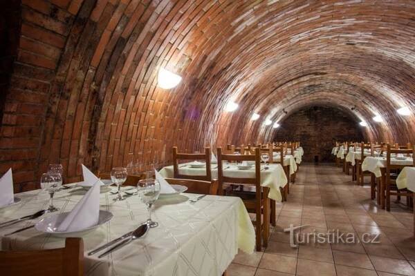 RESTAURACE HOTEL SÁDEK - vysocina.eu
