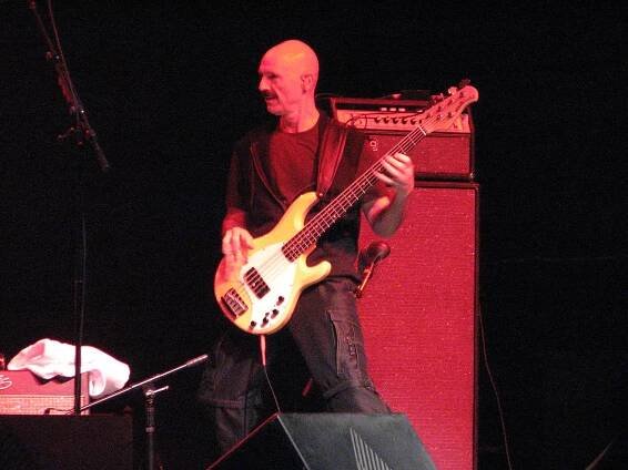 Soubor:Tony Levin (2006).jpg – Wikipedie