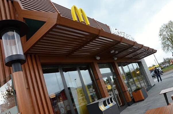 McDonald's v Kudowě-Zdrój je připravený k otevření. Poláci i Češi jsou nedočkaví