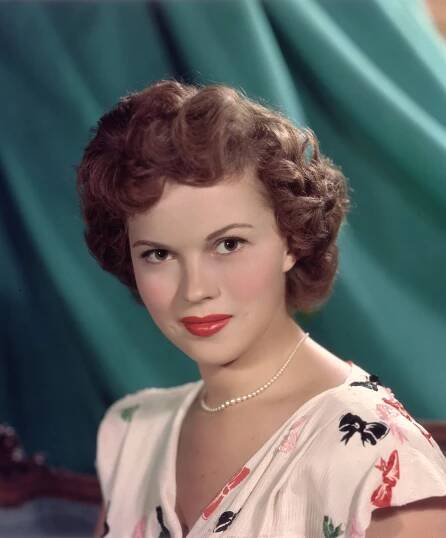 Famed former child actress Shirley Temple dies