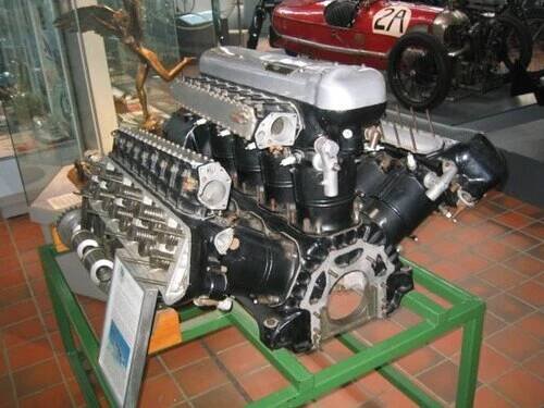 Motor Napier Lion ze sbírek muzea v anglickém Brooklands