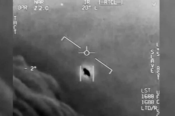 Co odhalují nově zveřejněná hlášení o UFO od civilních pilotů