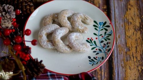 Vánoční cukroví - křehké vanilkové rohlíčky - fotografie 16 - TopRecepty.cz