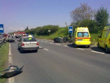 Nehoda blokuje cestu z Prahy do Kladna