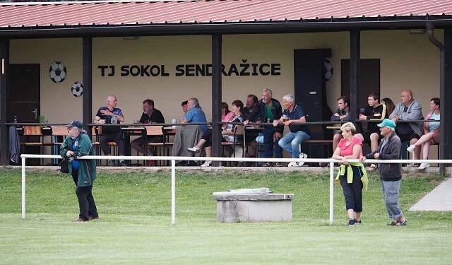 Utkání III. třídy východ Sendražice (v bílém) versus Neděliště 4:0
