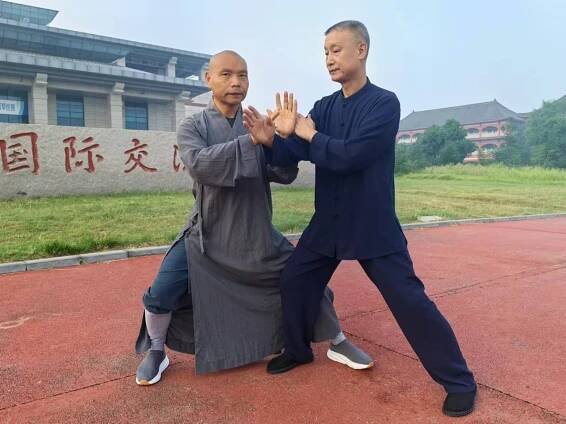 Zhong Yue Shaolin Temple Kung Fu | Tai Chi – Qi Gong | Chinese Martial Arts School | The Houston Songshan Shaolin Temple