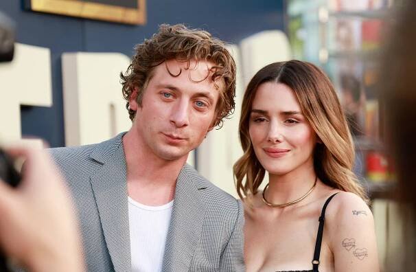 Jeremy Allen White Addison Timlin