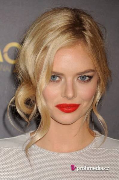 Samara Weaving - celebrity účes - HappyHair