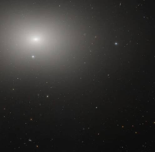 Soubor:Massive Galaxy NGC 5322.png – Wikipedie