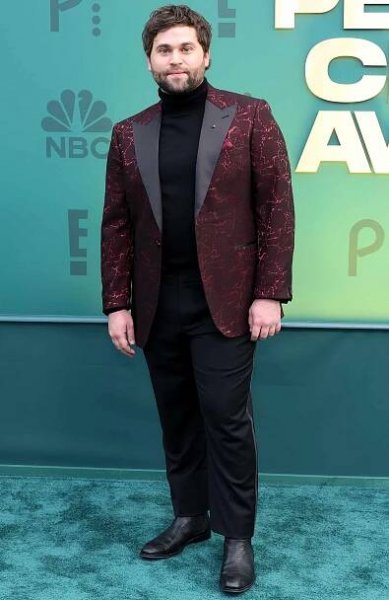 Jake Borelli attends the 2024 People's Choice Awards