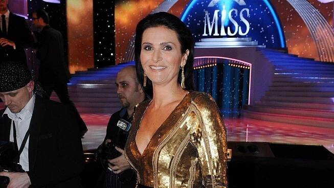 Těhotná Maláčová předvedla brnění i bujné vnady: Na Miss se blýskla v šestikilové róbě za neuvěřitelný balík! - Super.cz