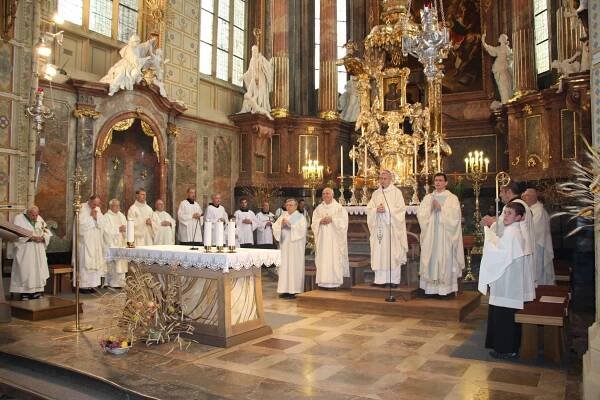 Augustiniánské opatství a farnost - Slavnost Nanebevzetí Panny Marie 15. 8. 2016