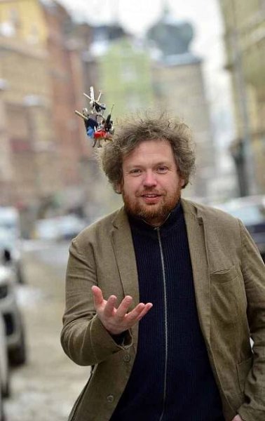 Vít Klusák je autorem jedněch z nejvýraznějších polistopadových dokumentů. Natočil například Český sen, Vše pro dobro světa a Nošovic nebo Svět podle Daliborka.