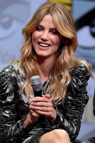 Soubor:Sylvia Hoeks 2017 crop.jpg – Wikipedie