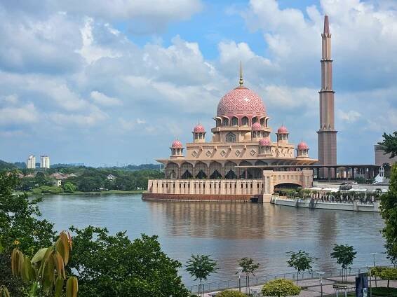Asia – Travelling Han