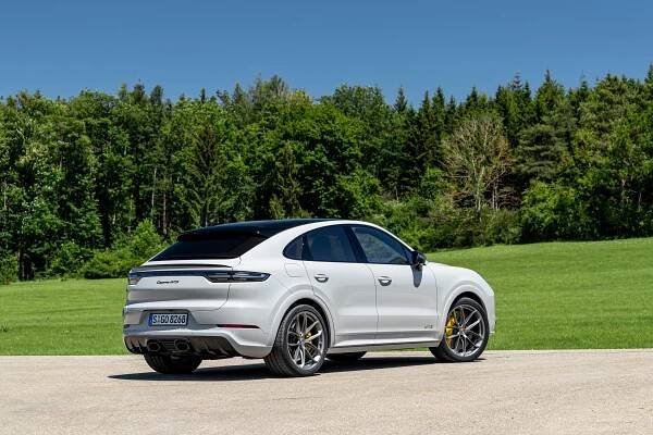 Porsche Cayenne: Detailed auto specifications & interactive comparison tool