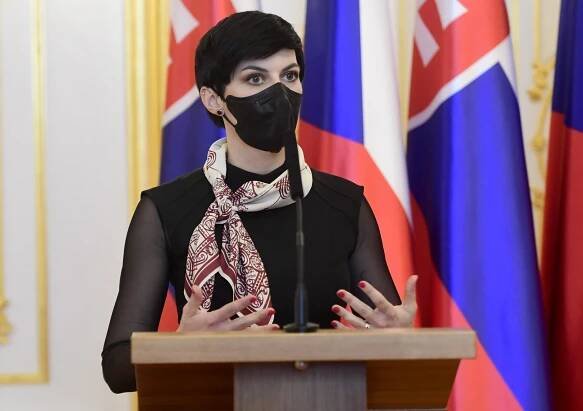 Pekarová na Slovensku vyzdvihla svého manžela!