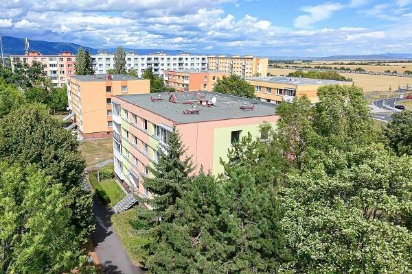 Pronájem Byt 2+1, Vítězslava Nezvala, Chomutov