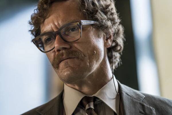 Malá bubenice - Epizoda 1 - Z filmu - Michael Shannon