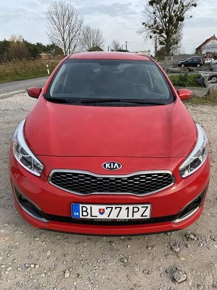 Predám Kia ceed RV 2017 1,6 CRDI diesel Silver Edition AUTOMATICKA PREVODOVKA, - Automach.sk