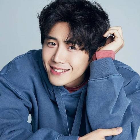Kim Seon Ho 13