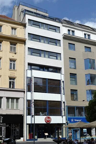 Hotel Avion – Wikipedie
