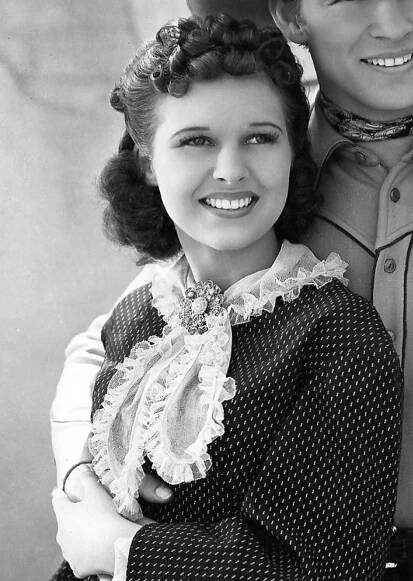 Lynne Roberts (actress)
