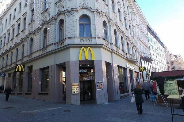 McDonald ́s na Svoboďáku skončí příští rok smlouva, město ji neprodlouží