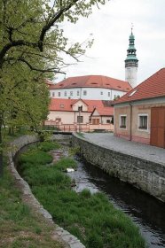 Soubor:Domažlice, Zubřina u ulice Na Ostrůvku a Chodský hrad (9168).jpg – Wikipedie