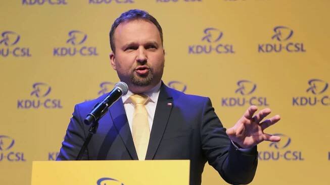 Jurečka: Mají Ukrajinci prodat drahé auto a přijet žigulíkem, aby se Okamura cítil líp?